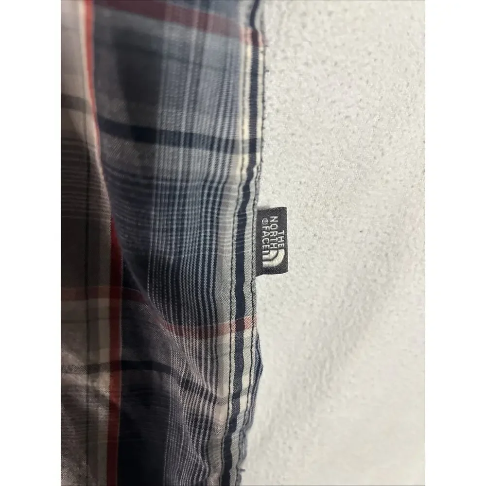 The North Face Men's L Plaid Woven Short Sleeve Button-Up Shirt Pocket
